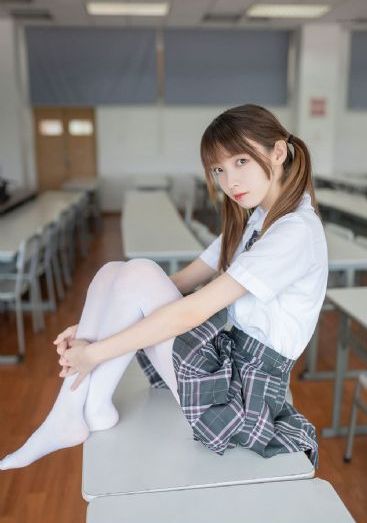 美女的尿口免费